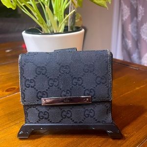 GUCCI Wallet. GG Canvas and Leather